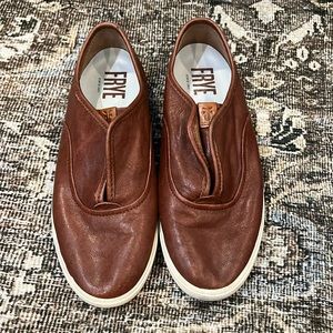 Frye Brown Leather Flats woman's size 8.5 sneaker